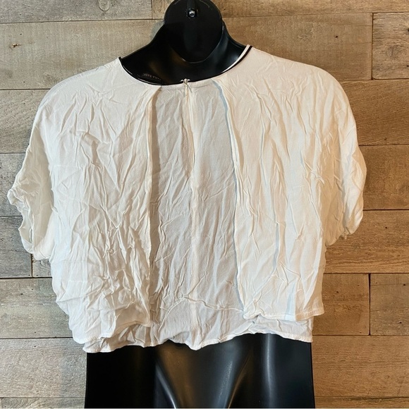 💥5/$25 Zara women’s white crop top ‎ in size large - Picture 3 of 6